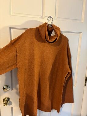 Women’s Turtleneck Sweater in Rust